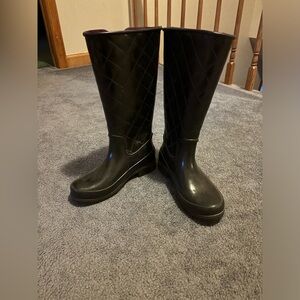 Sperry quilted boots size 6